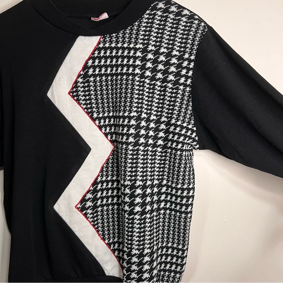 Vintage Houndstooth Contrast Sweatshirt - Picture 4 of 7